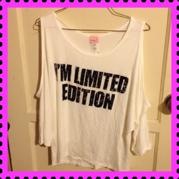 I'm limited edition white top with shoulder open