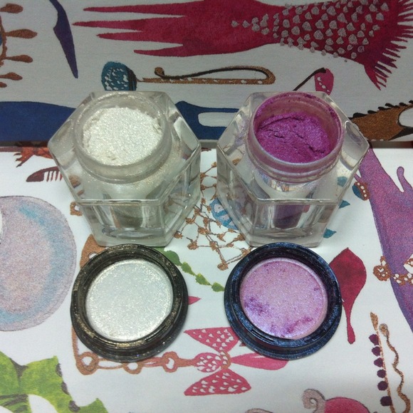 Benefit Luster Duster Shimmer Loose Pigment    NEW