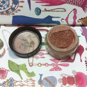Benefit Luster Duster Sheer Loose Pigment Powder
