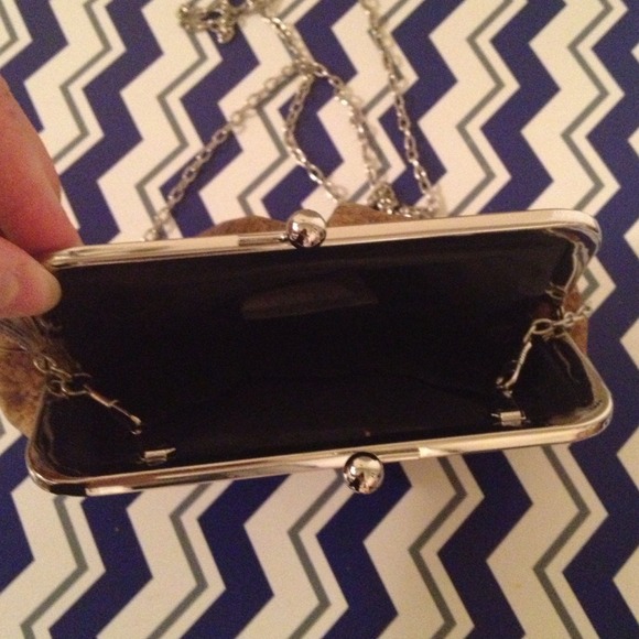 °SOLD IN BUNDLE° NWT Cork Purse/Clutch - Picture 3 of 4