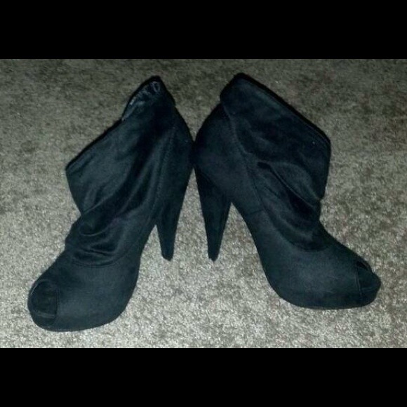 UNAVAILABLE GORGEOUS shoes without box. - Picture 2 of 4