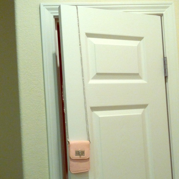 Pink crosby sling.