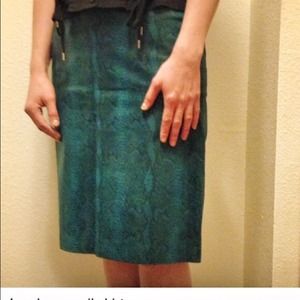 Leader pencil skirt