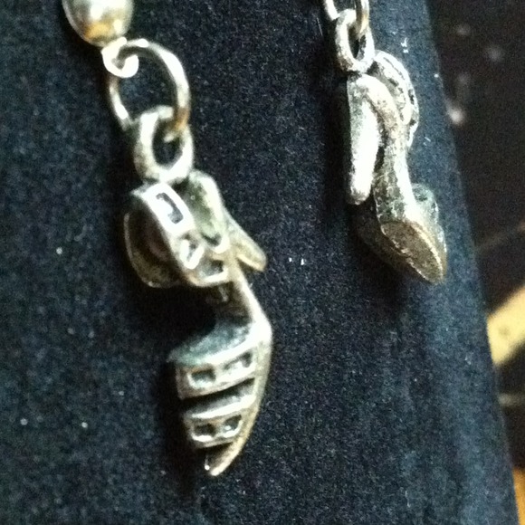SOLD-------  Stiletto silver post earrings - Picture 4 of 4