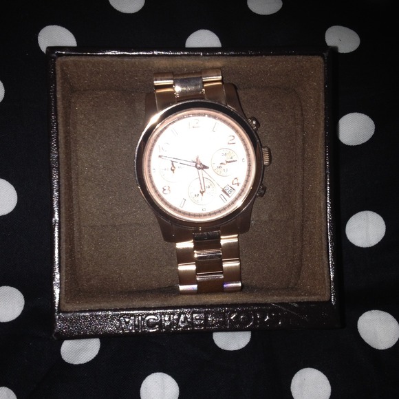 Micheal kors brand new watch rose gold FIRM PRICE! - Picture 2 of 3