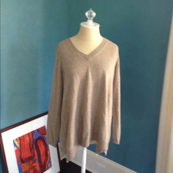 CASHMERE any one??  From VINCE... - Picture 3 of 3