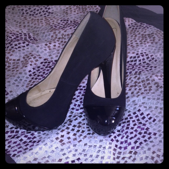 Black suede pumps👠👑