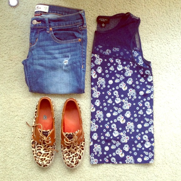 SOLD IN BUNDLE Hollister skinny jeans