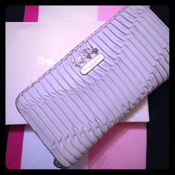 Coach Gathered Leather Madison Wallet