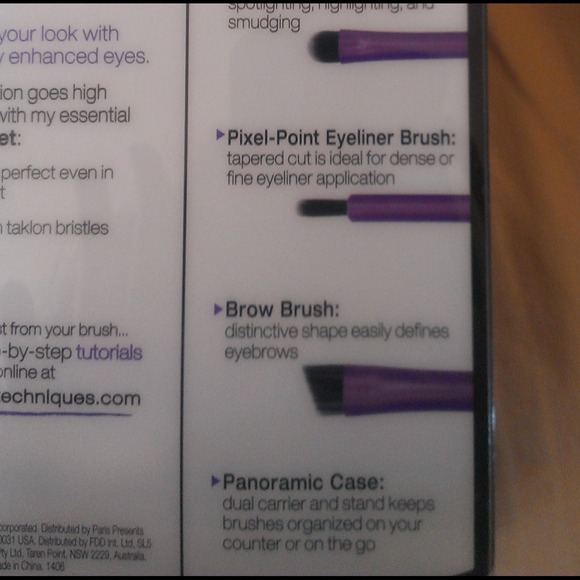 *****SOLD*****Makeup brush kit! - Picture 4 of 4
