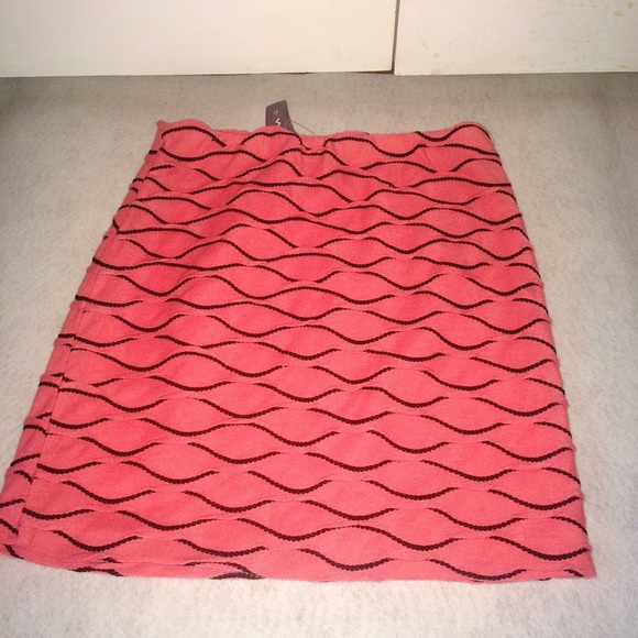 Pink & black high waisted skirt