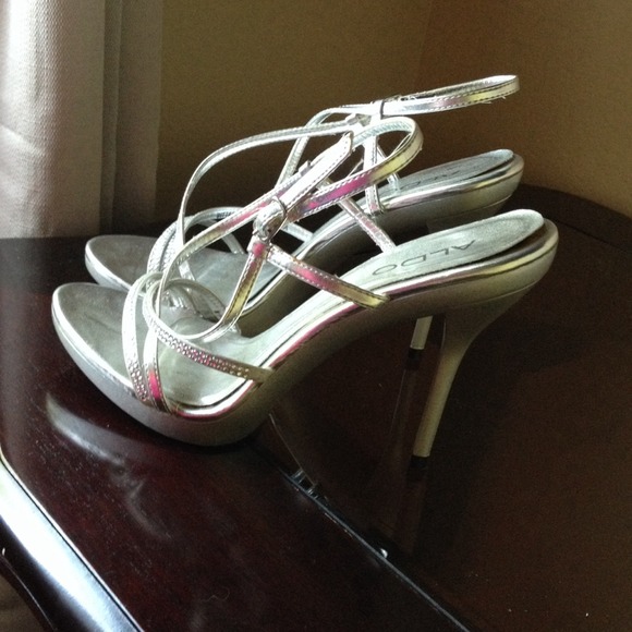 Heels - Picture 2 of 3