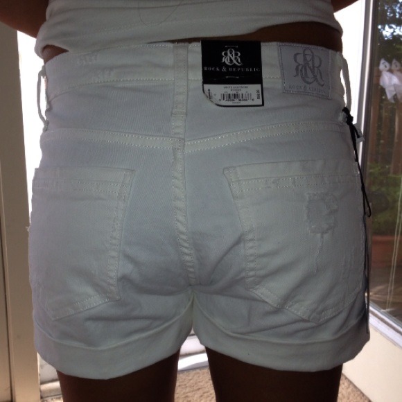 Rock&Republic Distressed Shorts - Picture 3 of 4