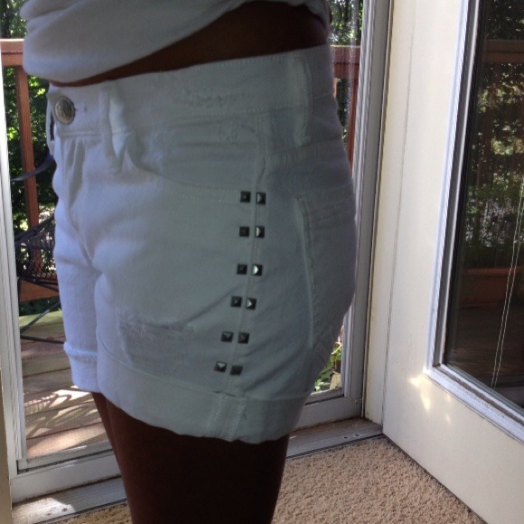 Rock&Republic Distressed Shorts - Picture 4 of 4