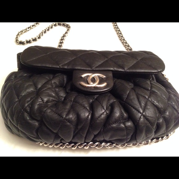 Chanel Chain around