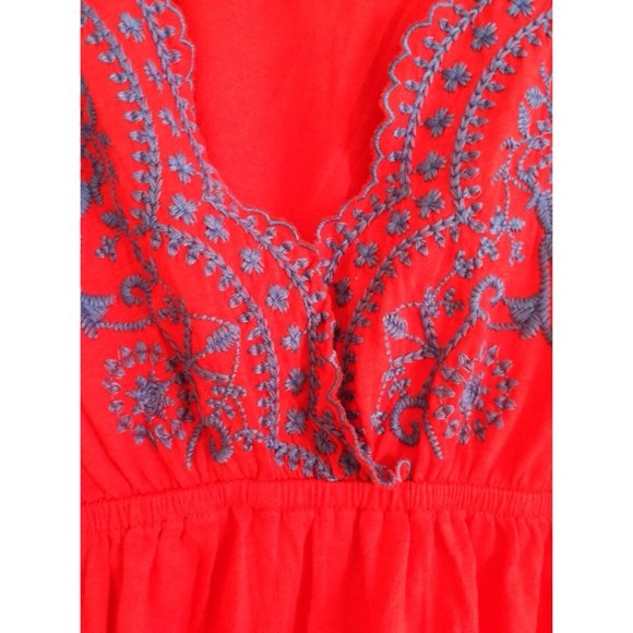 Embroidered Top - Picture 2 of 3