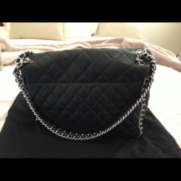 ❌SOLD❌Chanel Maxi Chanel around messenger bag - Picture 4 of 4