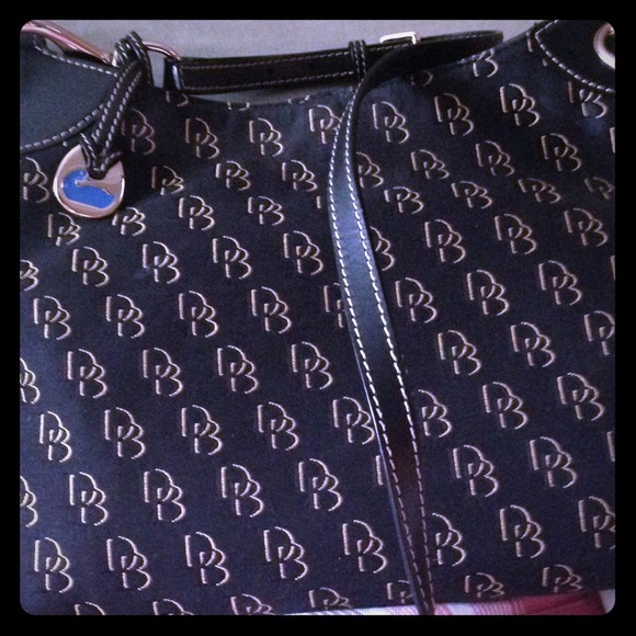 ❌❌SOLD❌❌  💯% Dooney and Burke Cross-body Bag