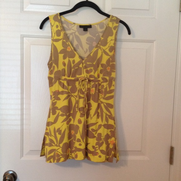 Super Cute Yellow, Tan, Flower print top