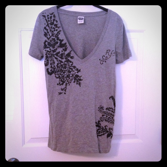 Cute black and grey top!