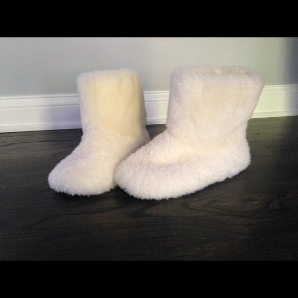 Slippers/athletic shoes