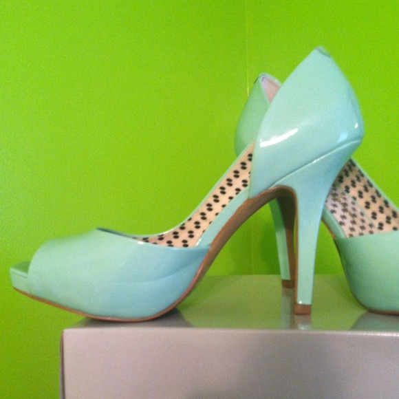 Jessica Simpson open toe pump - Picture 2 of 3