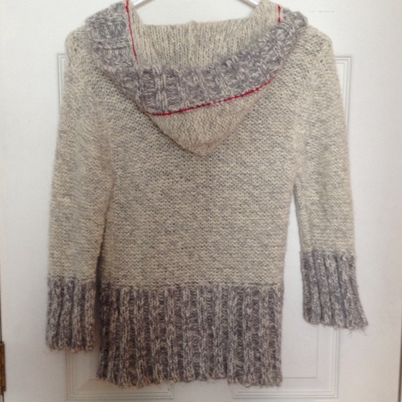 Free People hooded 2-button 3/4 sleeves sweater - Picture 3 of 4