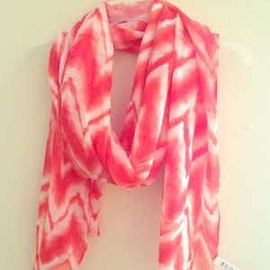 REDUCED!! Chevron scarf