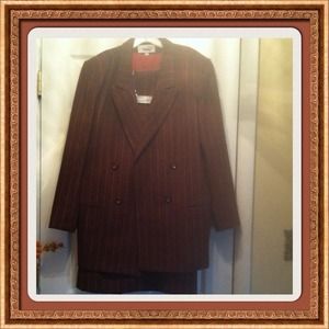 ♦️Price Reduced♦️Vintage 3 piece dress suit