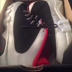 *sold on ebay* Air Jordan 9 retro Kilroy edition