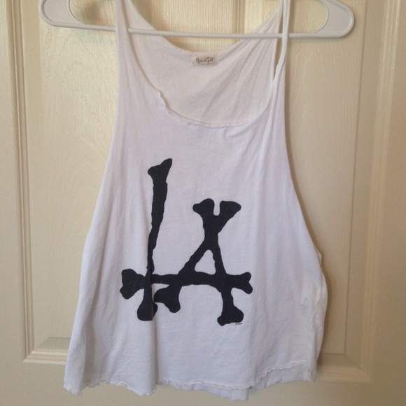 🚫SOLD🚫 Brandy Melville LA Bones tank ❤️