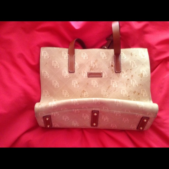💯Authentic Dooney and Bourke purse. - Picture 3 of 4