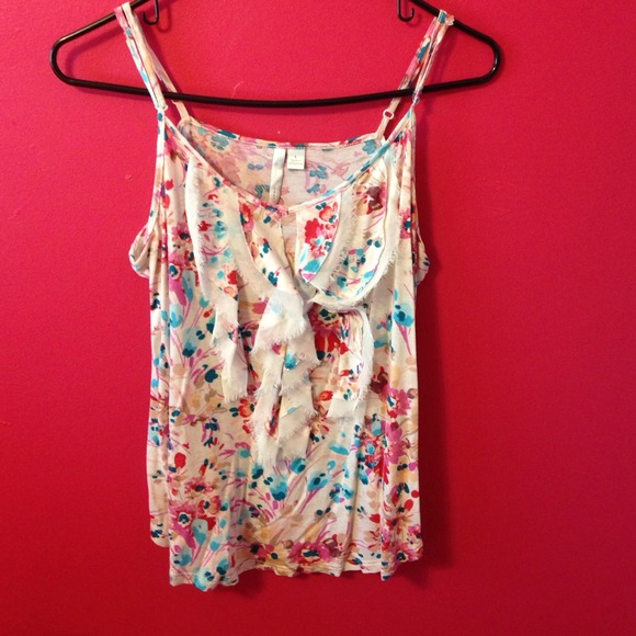 Floral print tank. - Picture 2 of 3