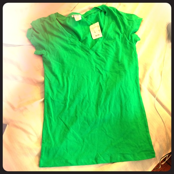 Plain green top