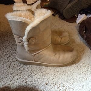 Sand bailey button Uggs