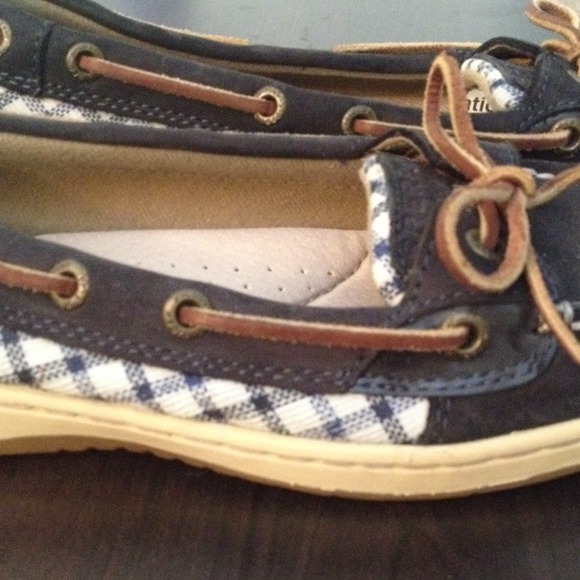 SOLD! Navy Plaid Sperry Slip Ons - Picture 2 of 3