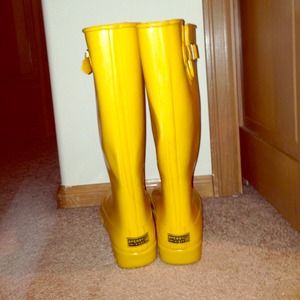 Yellow Sperry Rainboots!