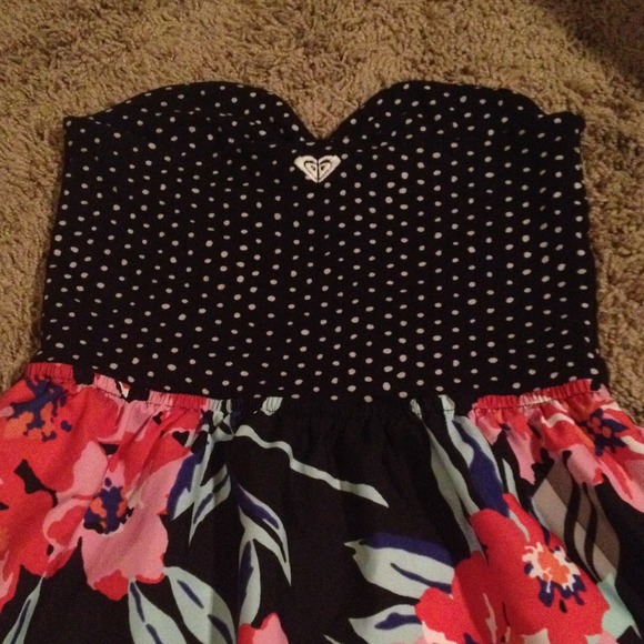 🚫SOLD🚫Strapless Roxy dress - Picture 2 of 2