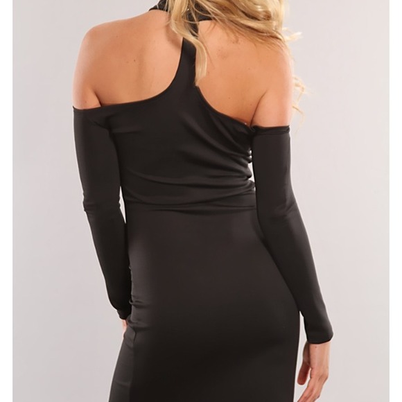 🎉SOLD🎉Black off the shoulder dress, buttons@neck - Picture 3 of 3