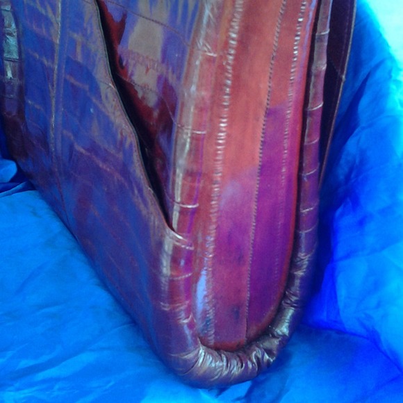 BEAUTIFUL Eel Skin Red Bag! - Picture 4 of 4