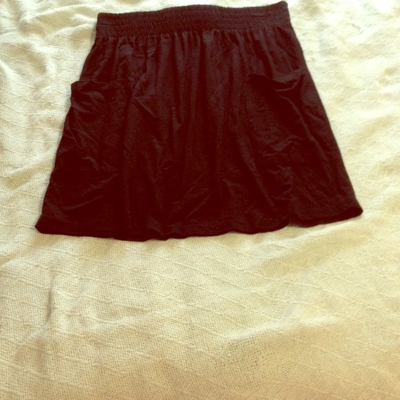 ⛔️SOLD⛔️Forever 21 black skirt M