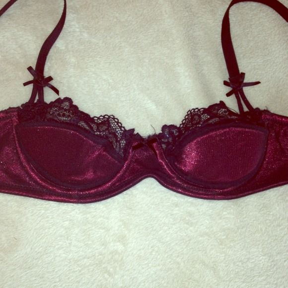 ❌Sold❌Fredrick's 32A  Demi bra