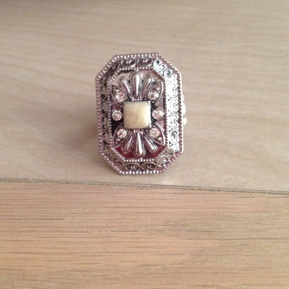 Purple silverfish stretch ring