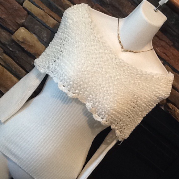 Beautiful white top with crocheted collar