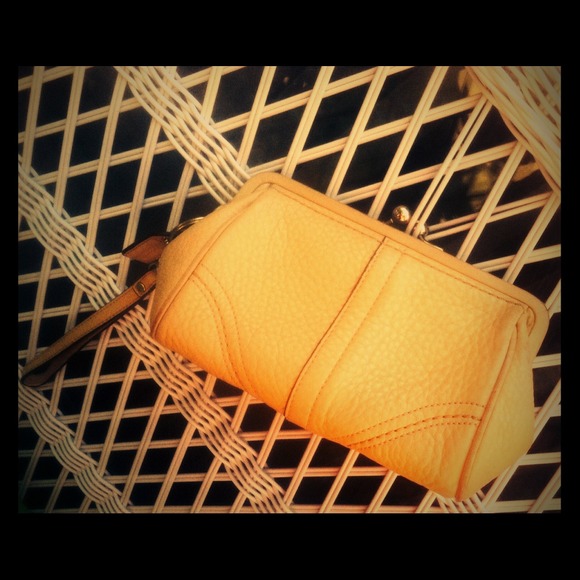 Genuine Coach wristlet - Picture 1 of 4