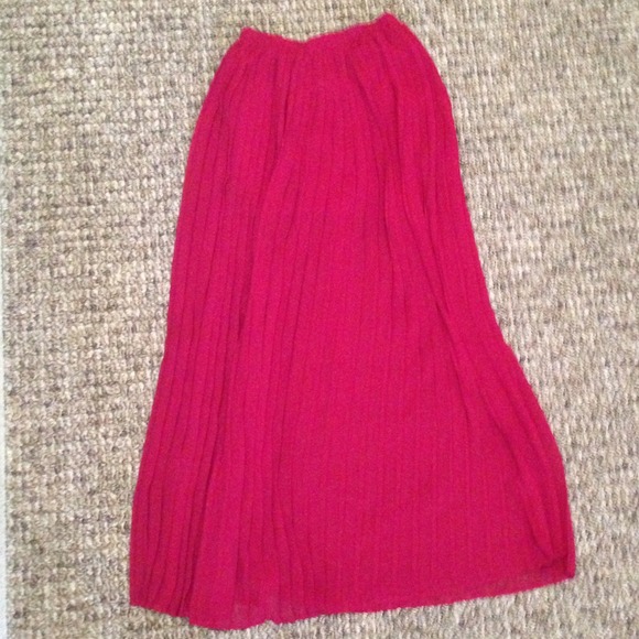 ⚠️Reserved for @coegwinn⚠️ Pleated Maxi Skirt