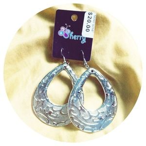 ❗️REDUCED❗️🔗 Silver Earrings 🔗