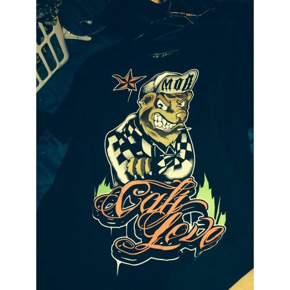 Black California bear tee