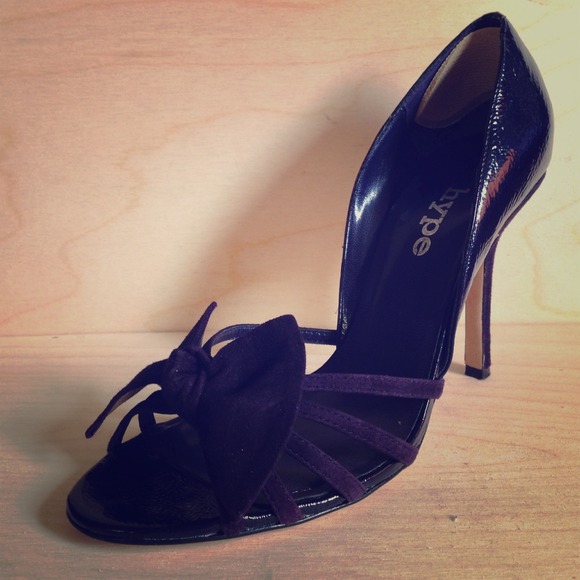 Hype eggplant suede and leather heels with bow.