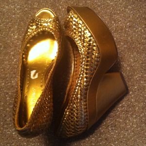 BEAUTIFUL Bronze Wedges!! SERIOUS buyer only!